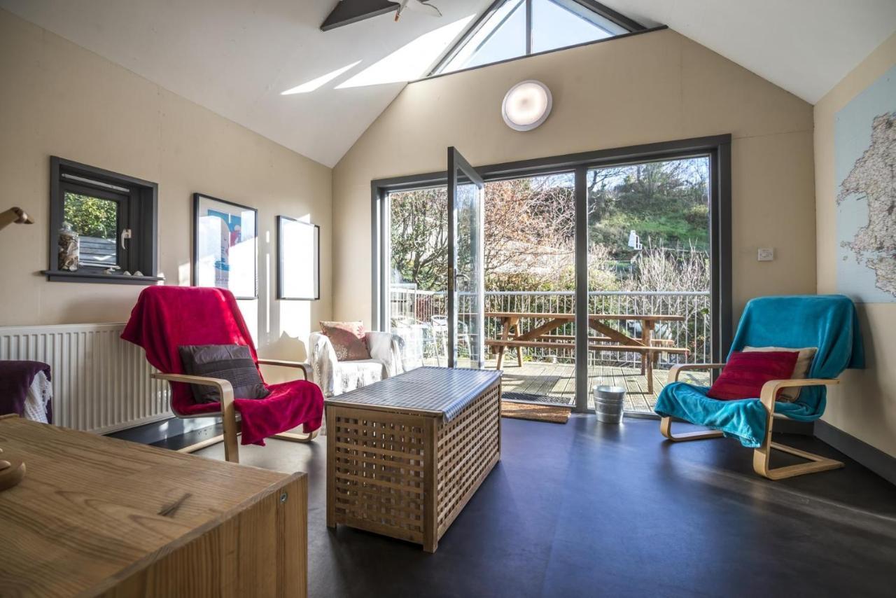 Rock Cottage - 3 Bedroom Holiday Home - Fishguard Eksteriør billede