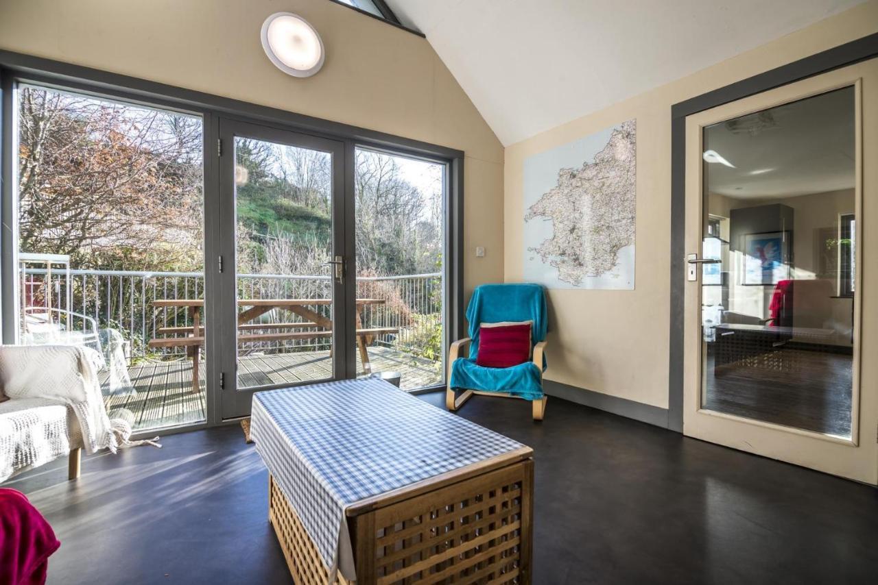 Rock Cottage - 3 Bedroom Holiday Home - Fishguard Eksteriør billede