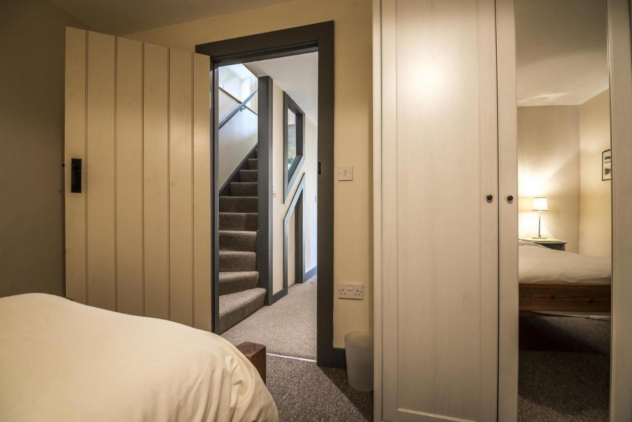 Rock Cottage - 3 Bedroom Holiday Home - Fishguard Eksteriør billede